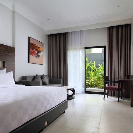 Helios Hotel Bone Watampone Екстер'єр фото