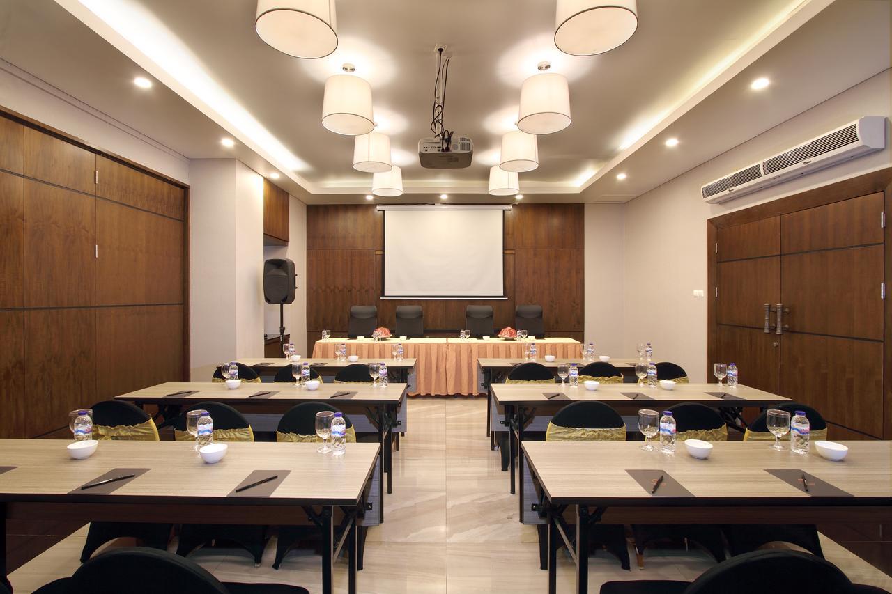 Helios Hotel Bone Watampone Екстер'єр фото