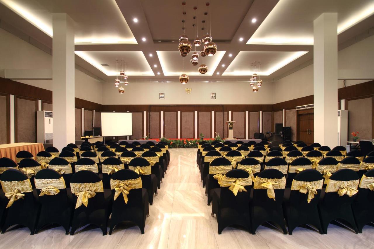 Helios Hotel Bone Watampone Екстер'єр фото